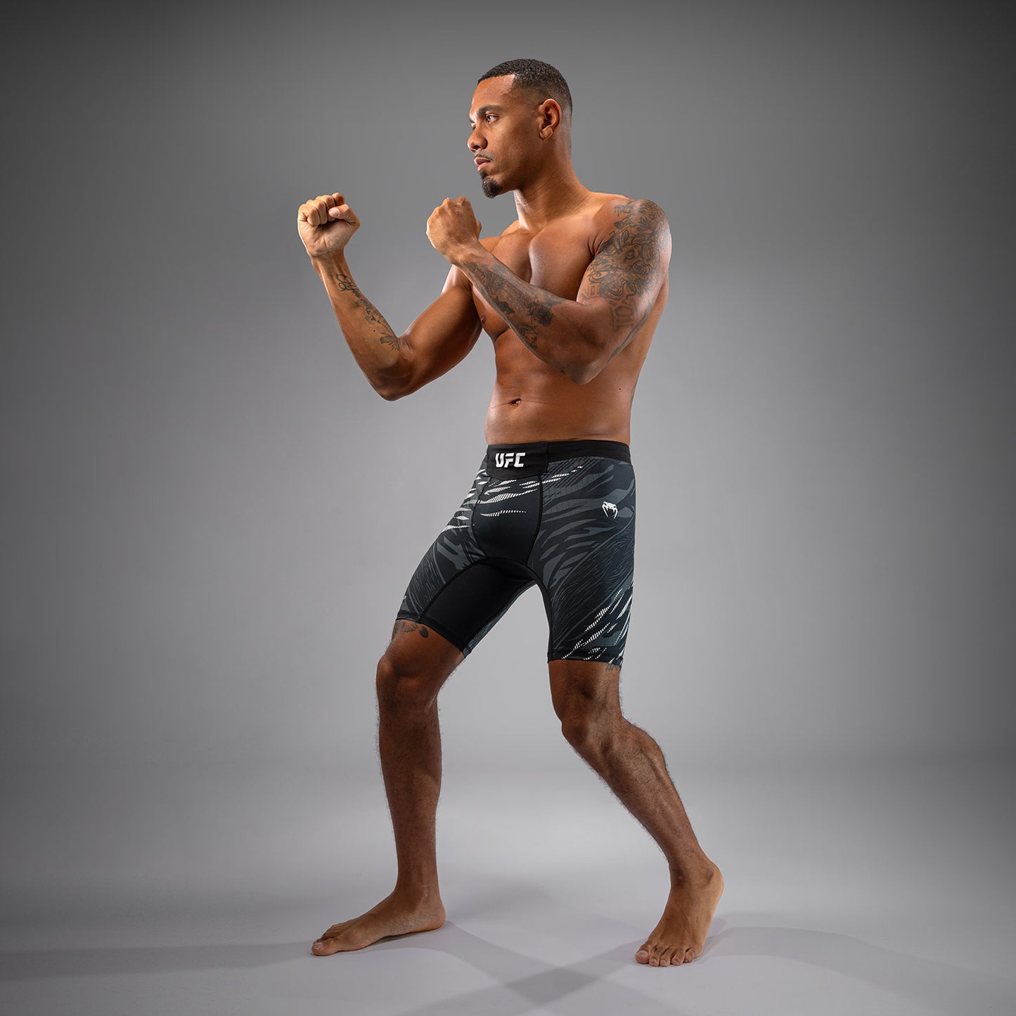 Шорты Vale Tudo UFC Fusion by Venum Authentic Fight Night для мужчин - Black