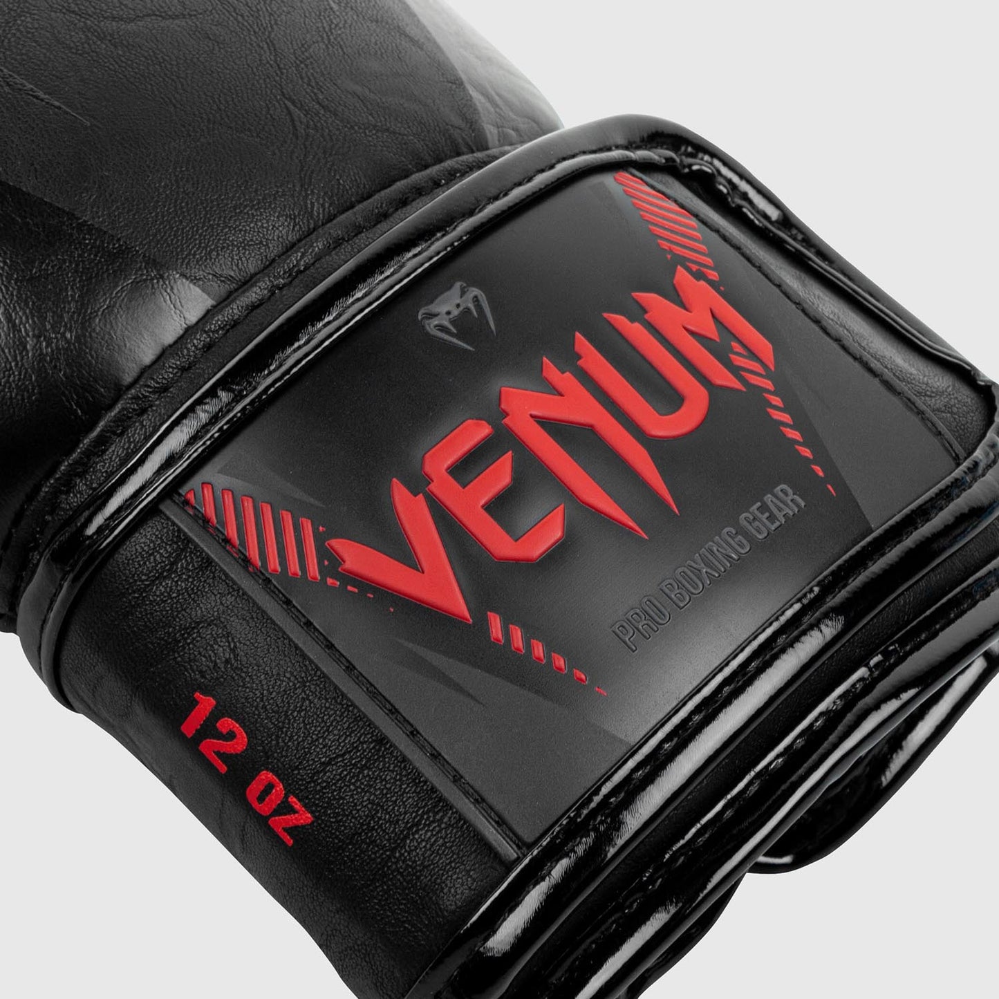 БОКСЕРСКИЕ ПЕРЧАТКИ VENUM IMPACT