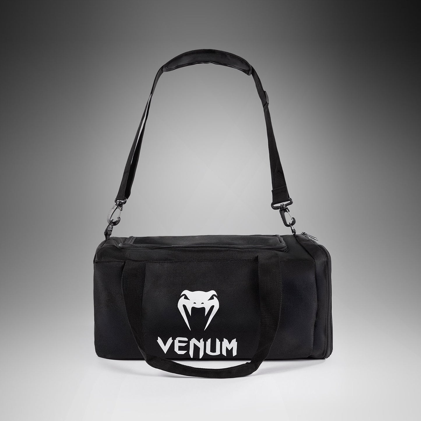 Спортивная сумка Venum Essential (37L) - черная