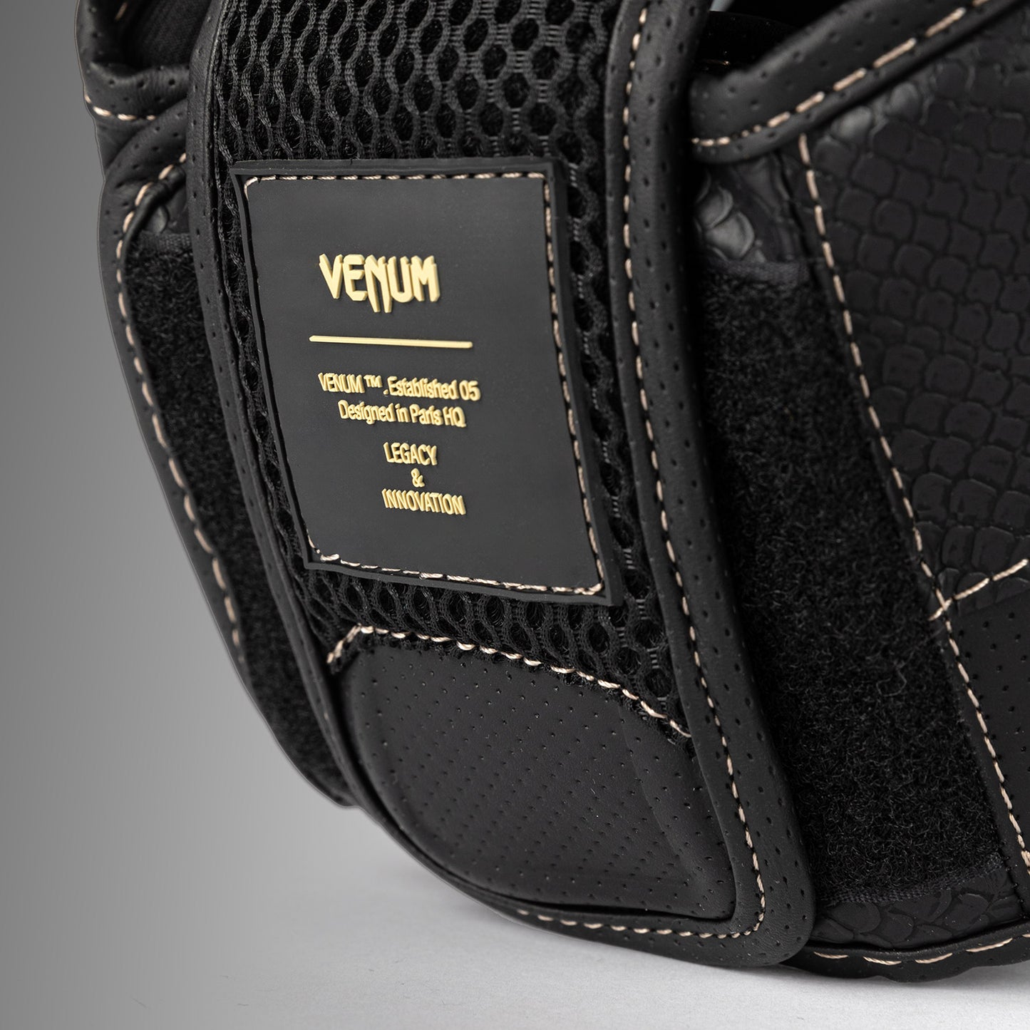 защитный шлем Venum Impact Evo Scales – Чёрный