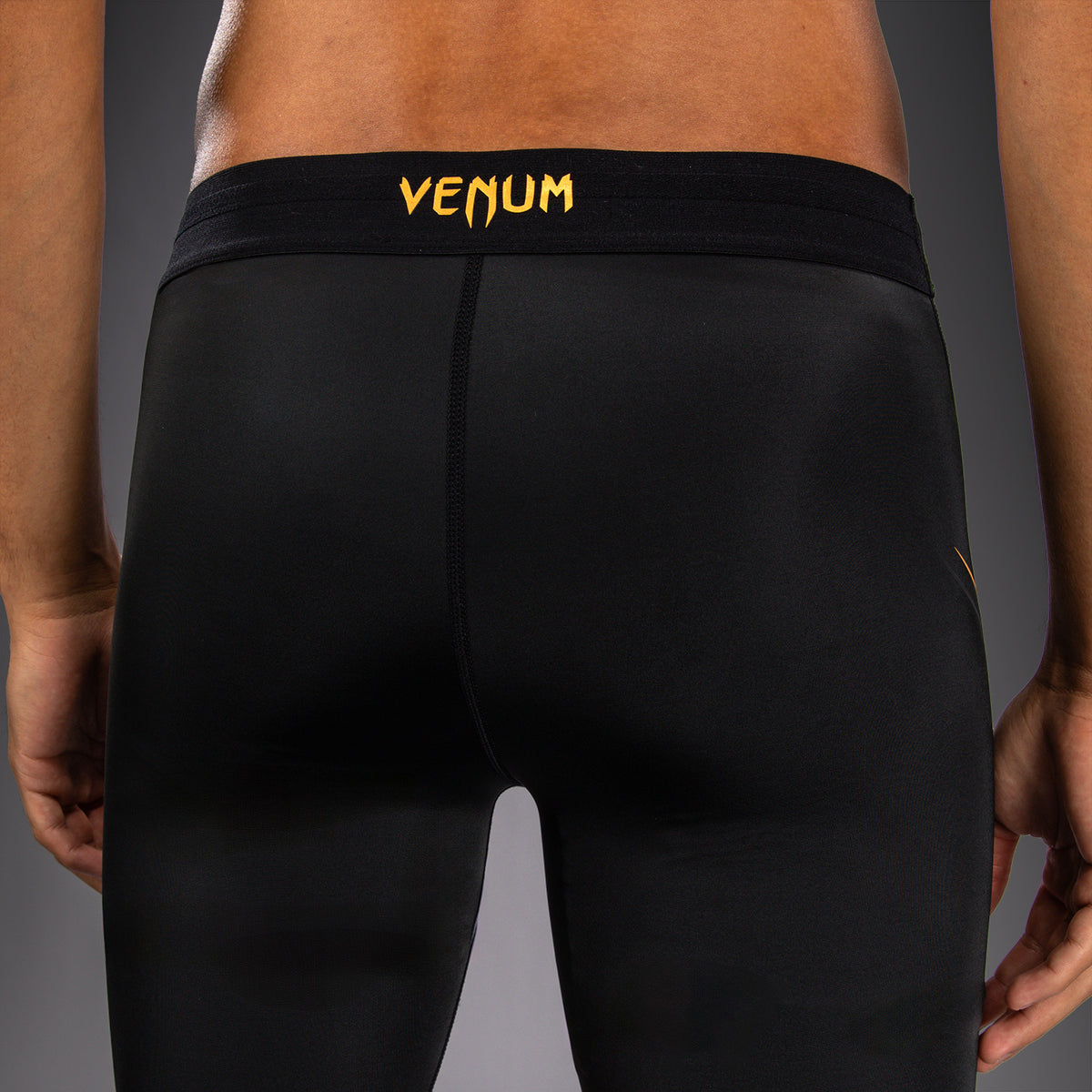 Компрессионные шорты Venum G-Core Vale Tudo - Чёрный/Золотой