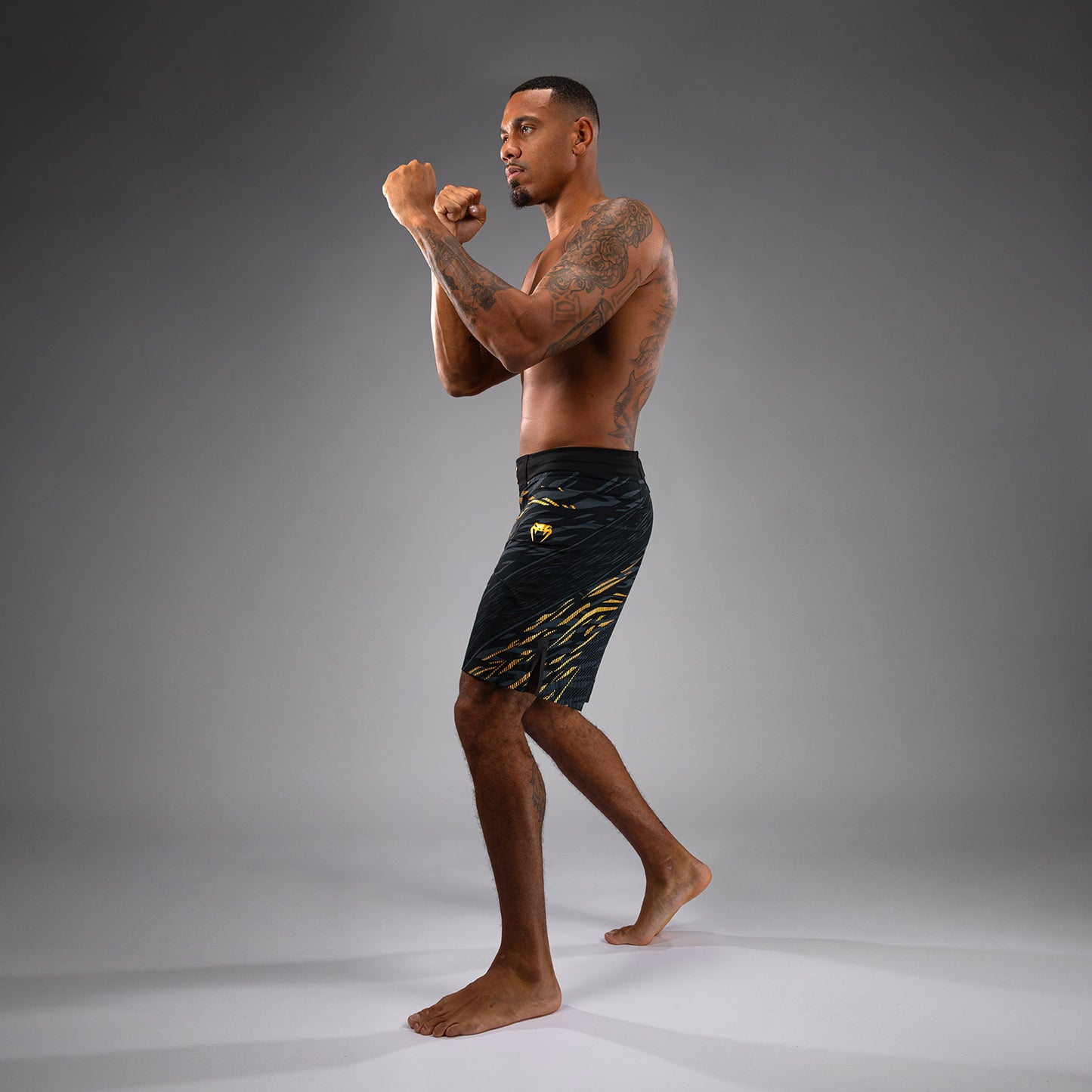 Шорты UFC Fusion by Venum Authentic Fight Night для мужчин - Длинный крой - Champion