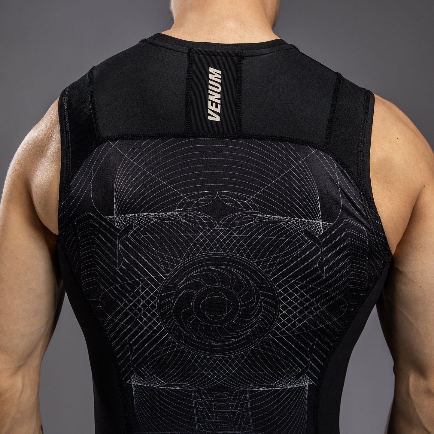 Модель без рукавов Rashguard для мужчин Venum G-Fit Air - Глубокий черный / Песок пустыни