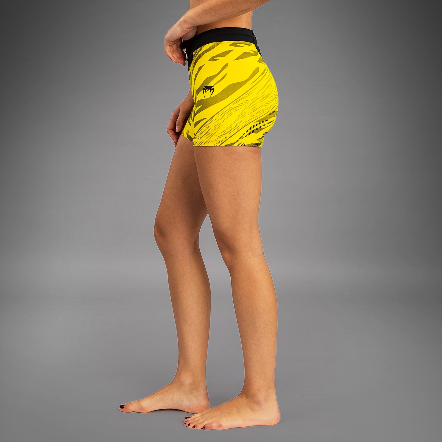 Шорты Vale Tudo UFC Fusion by Venum Authentic Fight Night для женщин - Короткий крой - Yellow