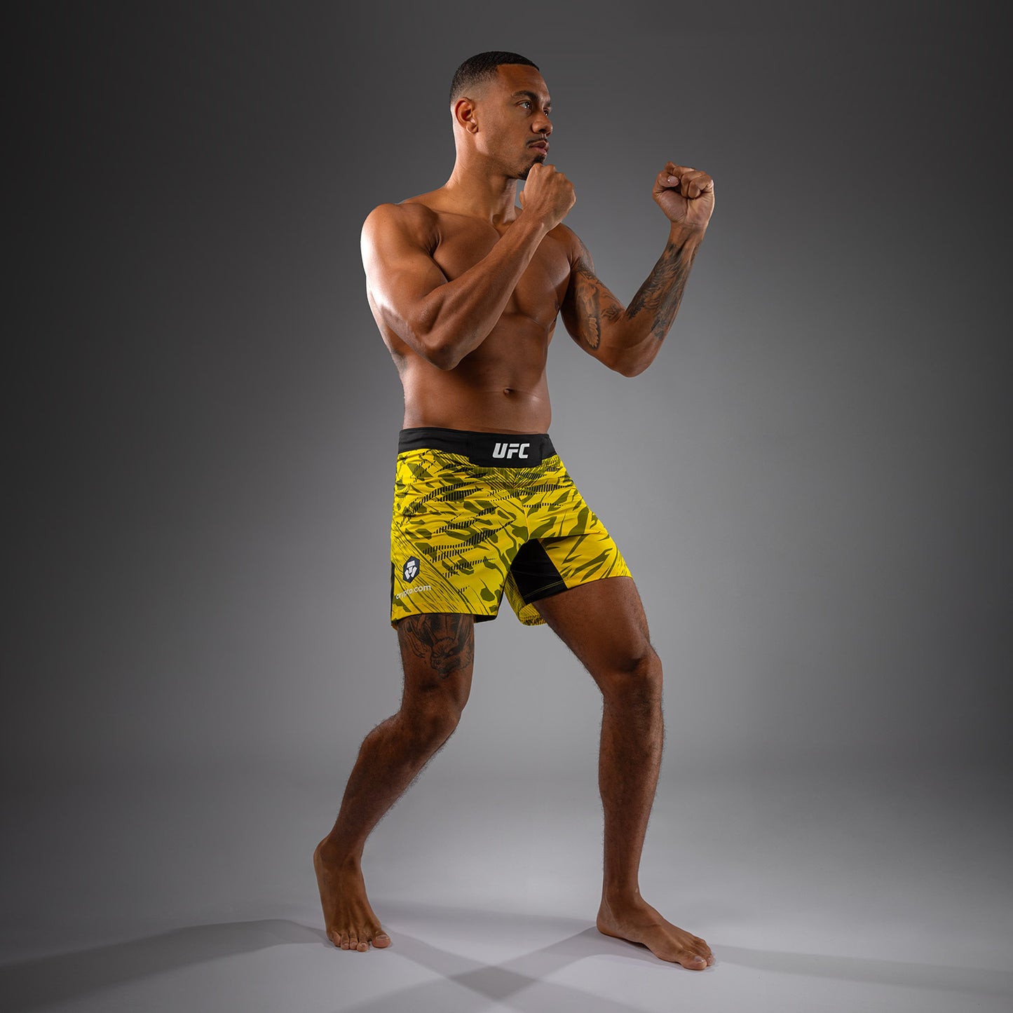 Шорты UFC Fusion by Venum Authentic Fight Night для мужчин - Короткий крой - Yellow