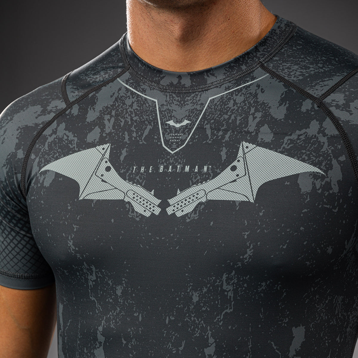 Рашгард с коротким рукавом Venum x Batman - Серый