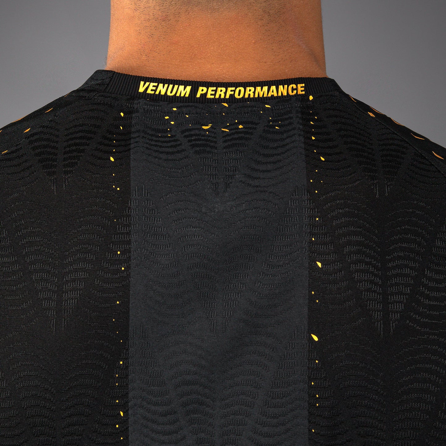 Официальная выходная футболка UFC Zenith by Venum Authentic Fight Night Мужская - Чемпион