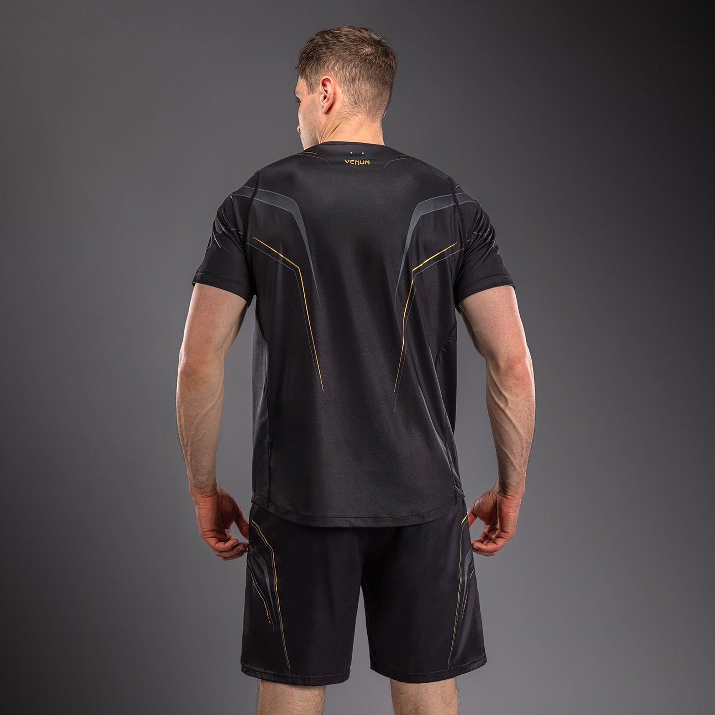 Футболка Dry Tech Venum Streamline – Чёрный/Золотой