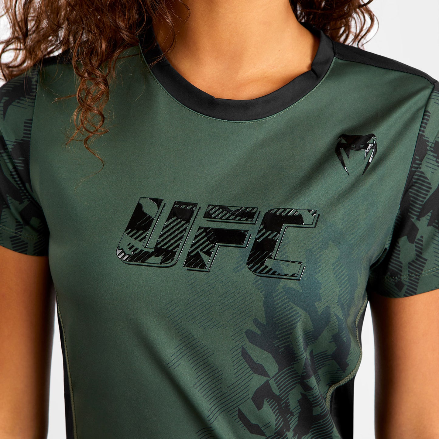 Женская футболка Performance с коротким рукавом Venum UFC Authentic Fight Week – Хаки