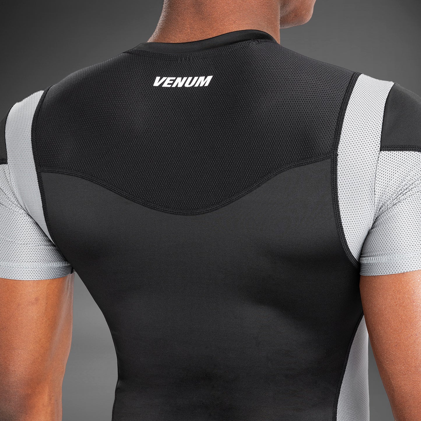 Venum Tempest Мужская Рашгард С Коротким Рукавом - Черный/Серый