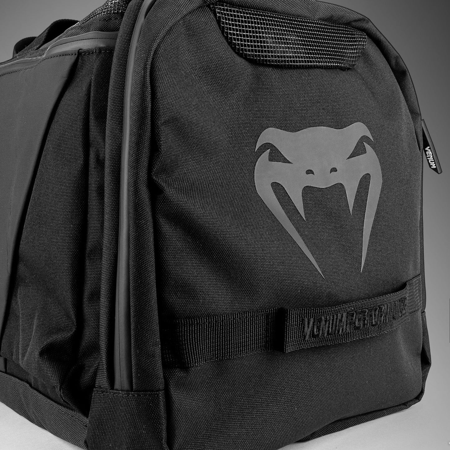 Спортивная сумка Venum Trainer Lite Evo – (48 л)