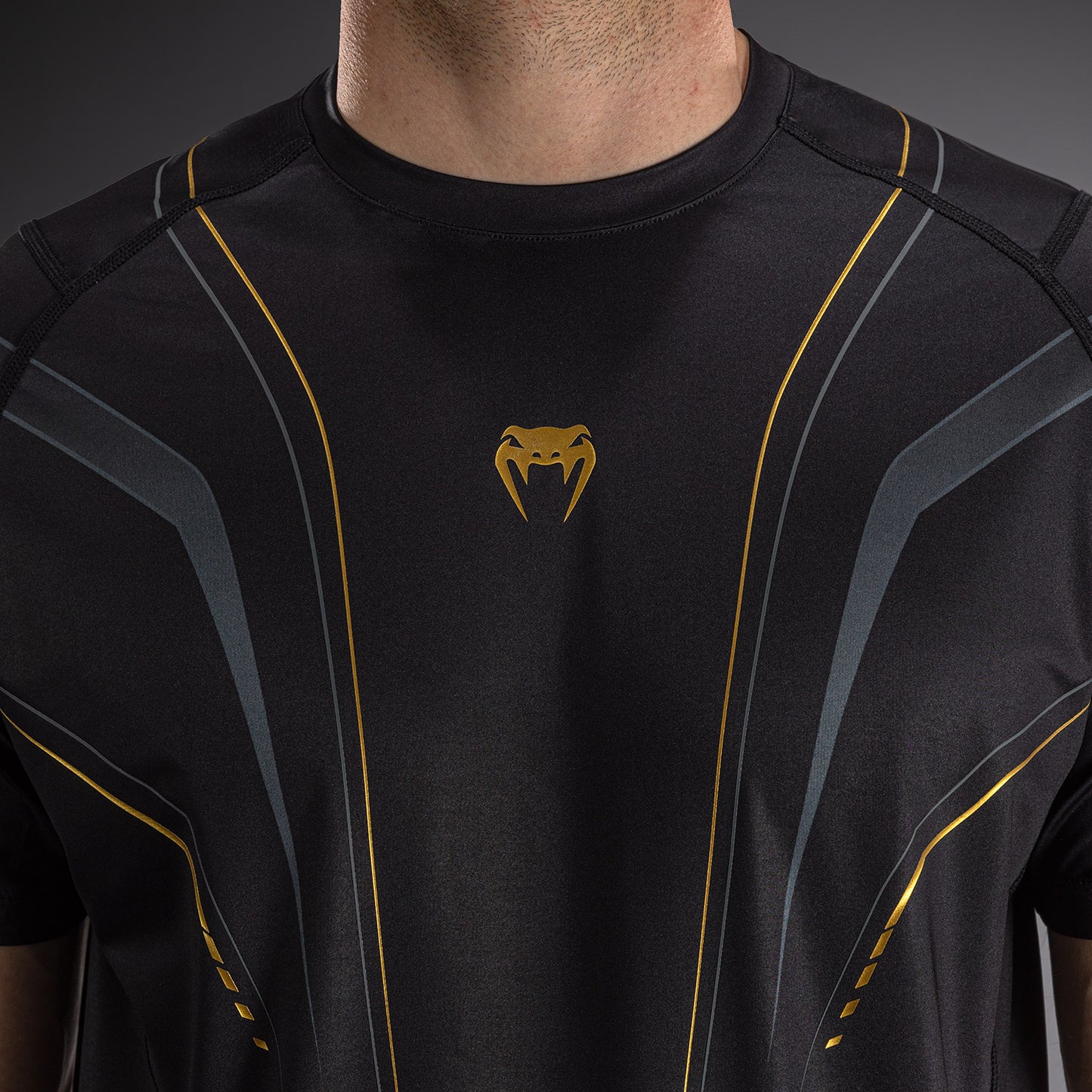 Футболка Dry Tech Venum Streamline – Чёрный/Золотой
