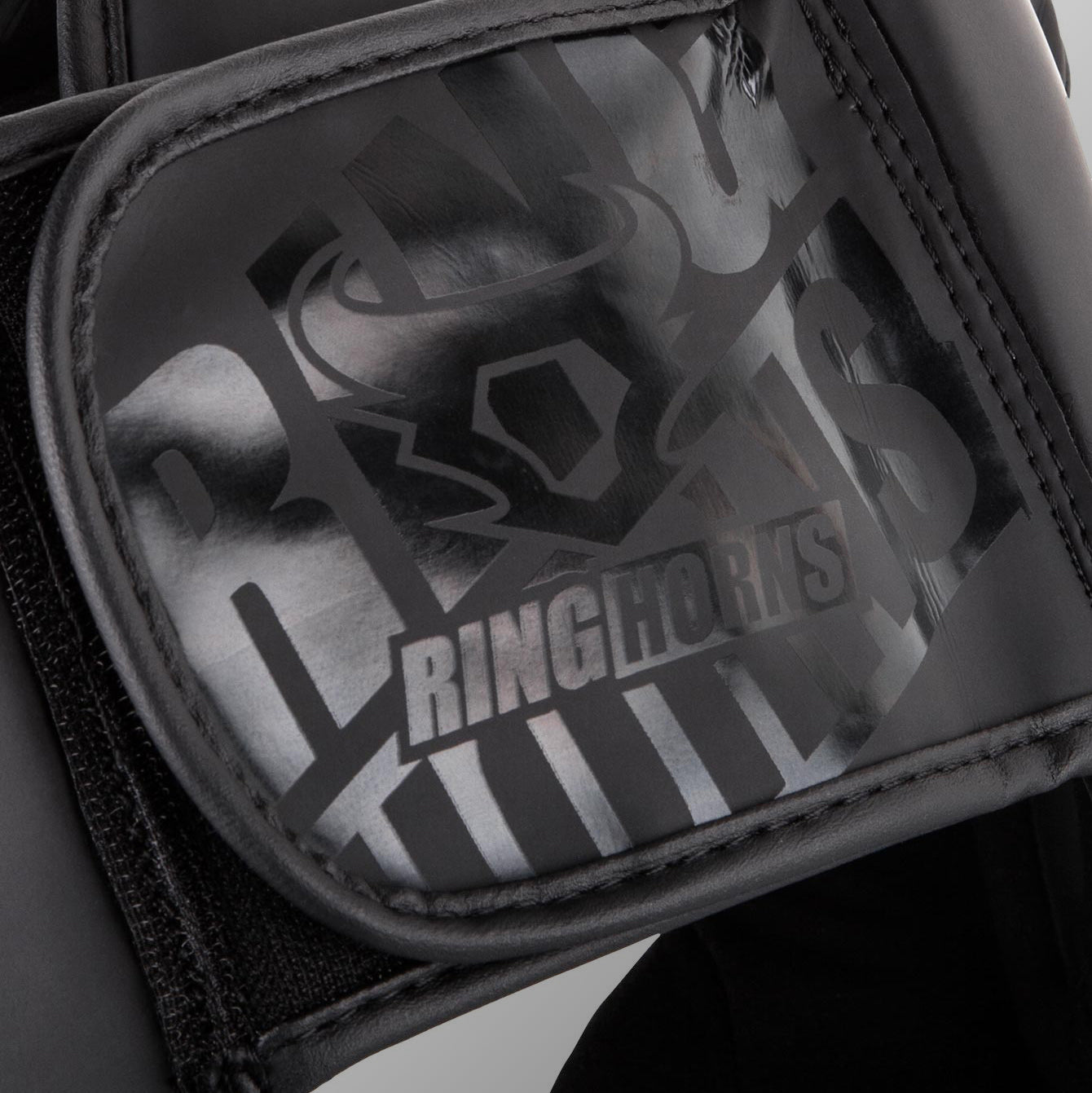 Шлем Ringhorns Charger — черный/черный