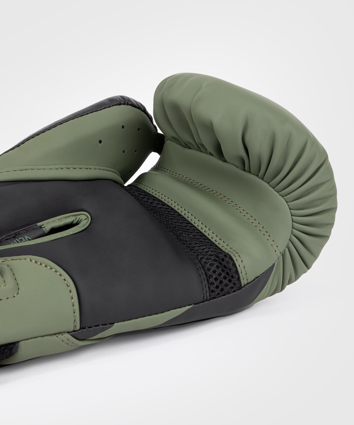 Боксерские перчатки Venum Challenger 4.0 - хаки/черный