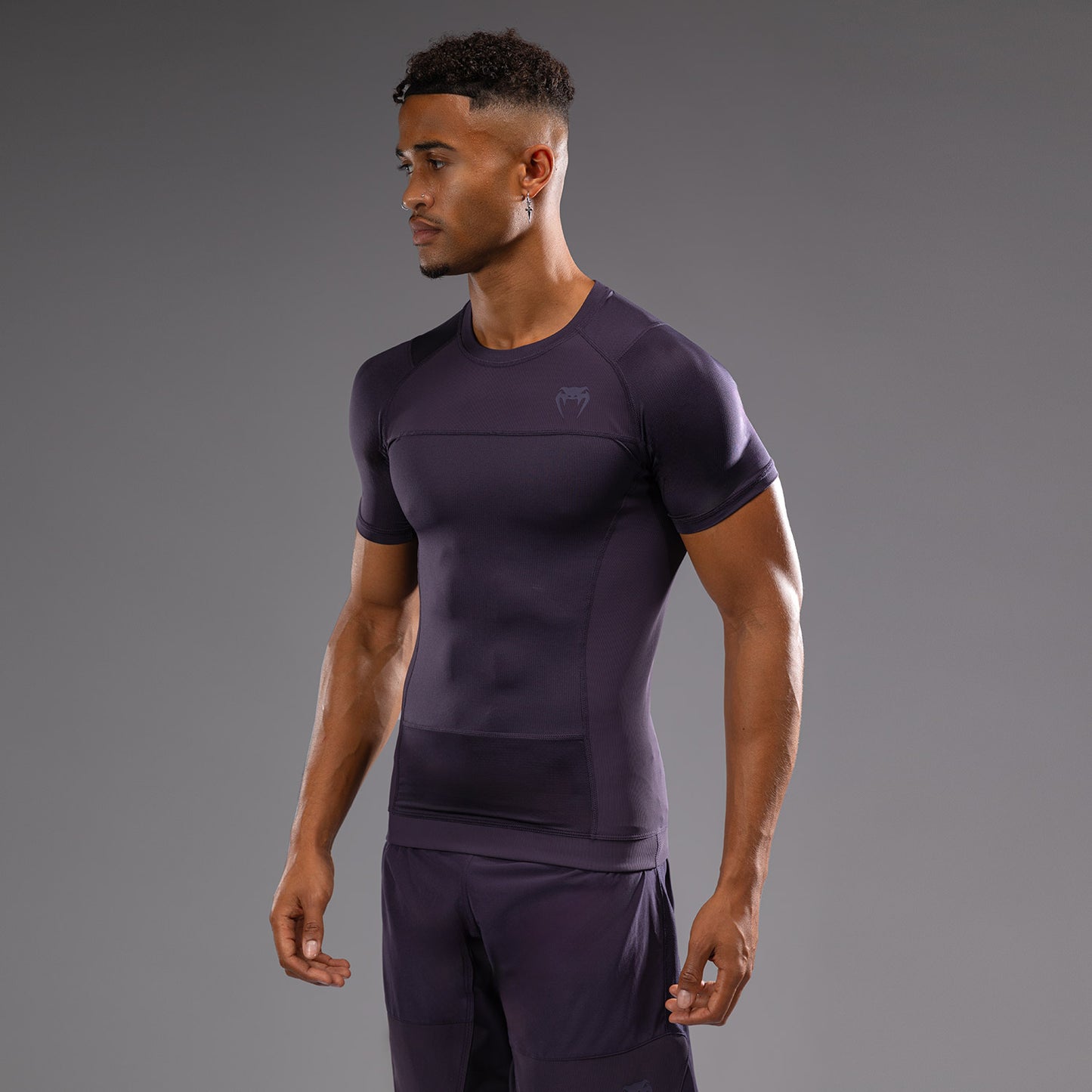 Короткий рукав Rashguard для мужчин Venum G-Fit Air - Глубокий фиолетовый