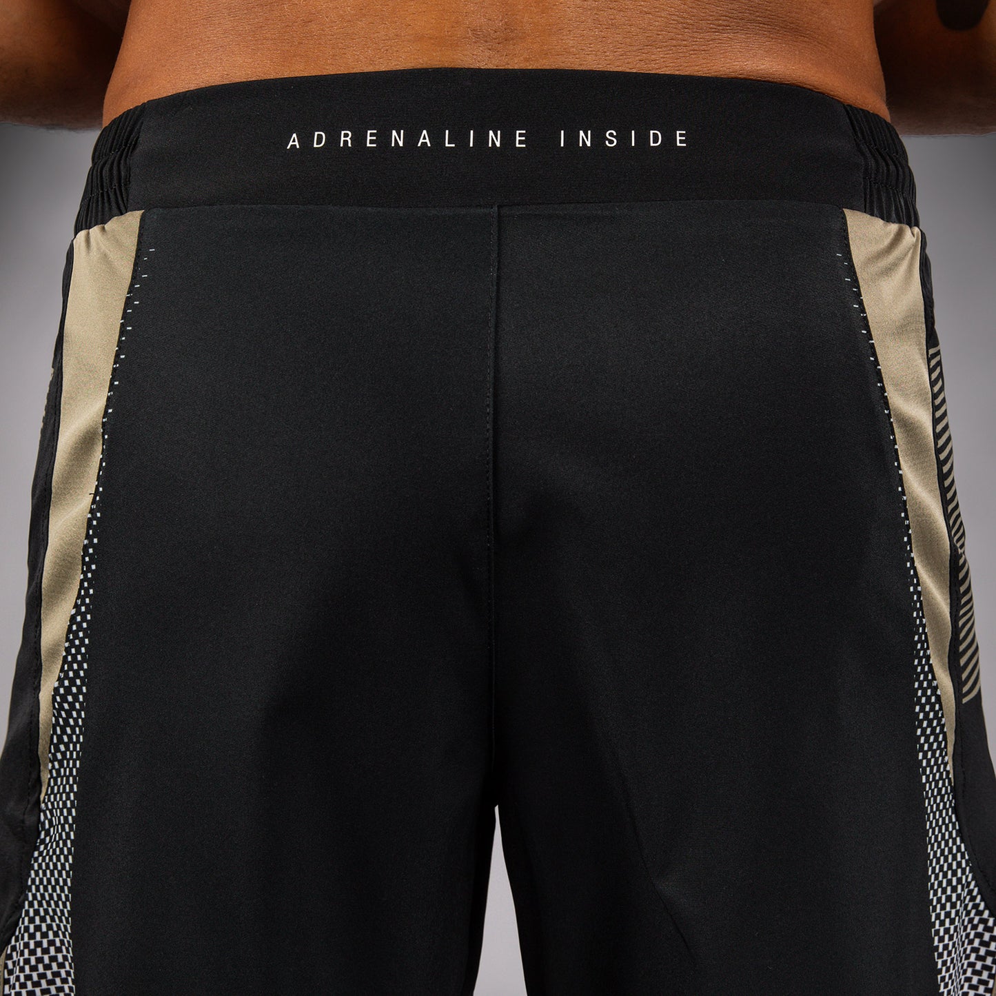 Бойцовские шорты Venum Adrenaline – Чёрный/Песочный