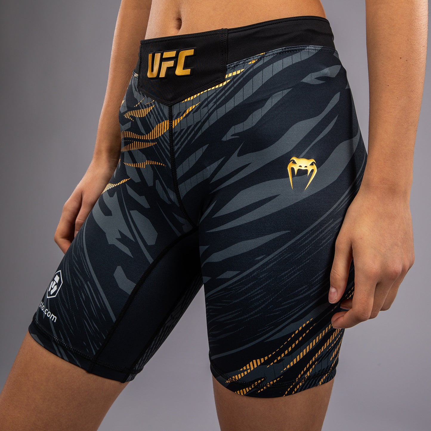 Шорты Vale Tudo UFC Fusion by Venum Authentic Fight Night для женщин - Длинный крой - Champion
