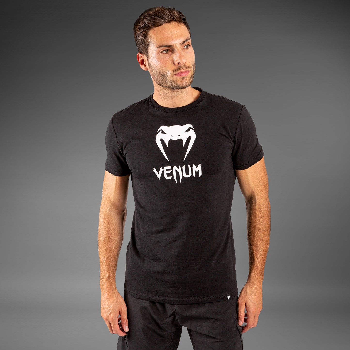 ФУТБОЛКА VENUM CLASSIC – ЧЕРНЫЙ