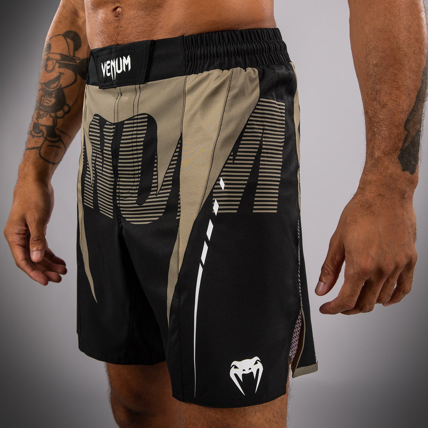 Бойцовские шорты Venum Adrenaline – Чёрный/Песочный