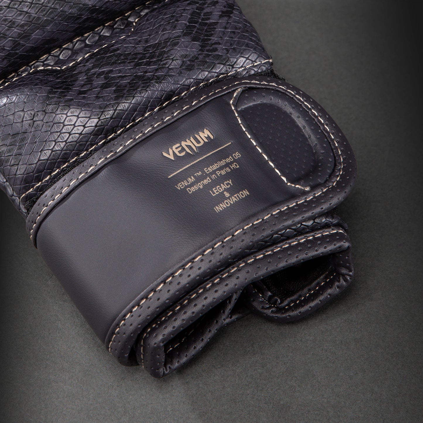 Перчатки для спарринга MMA Venum Impact Evo Scales – Тёмно-фиолетовый