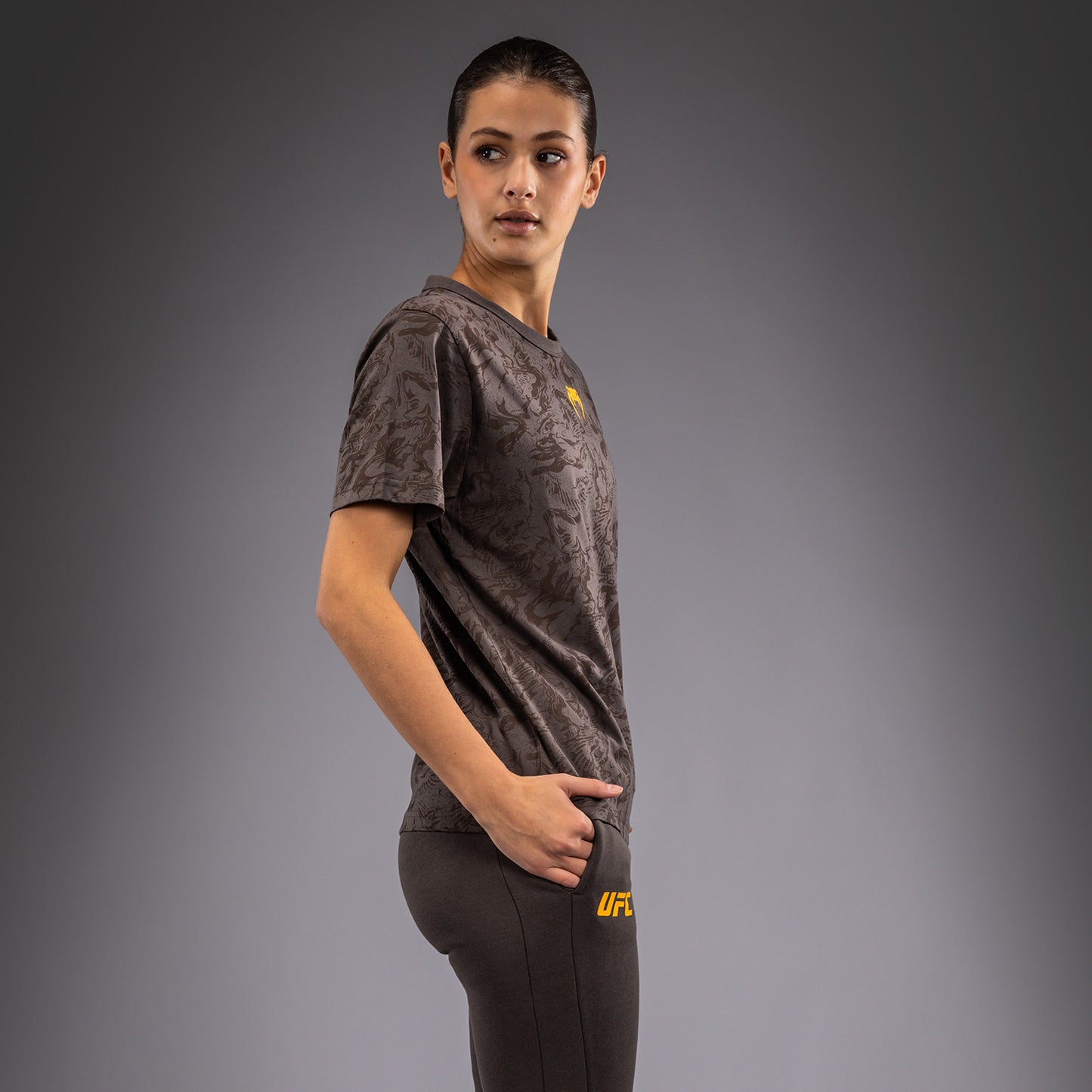 Футболка UFC Fusion by Venum Fight Week с коротким рукавом для женщин - Earthen Brown