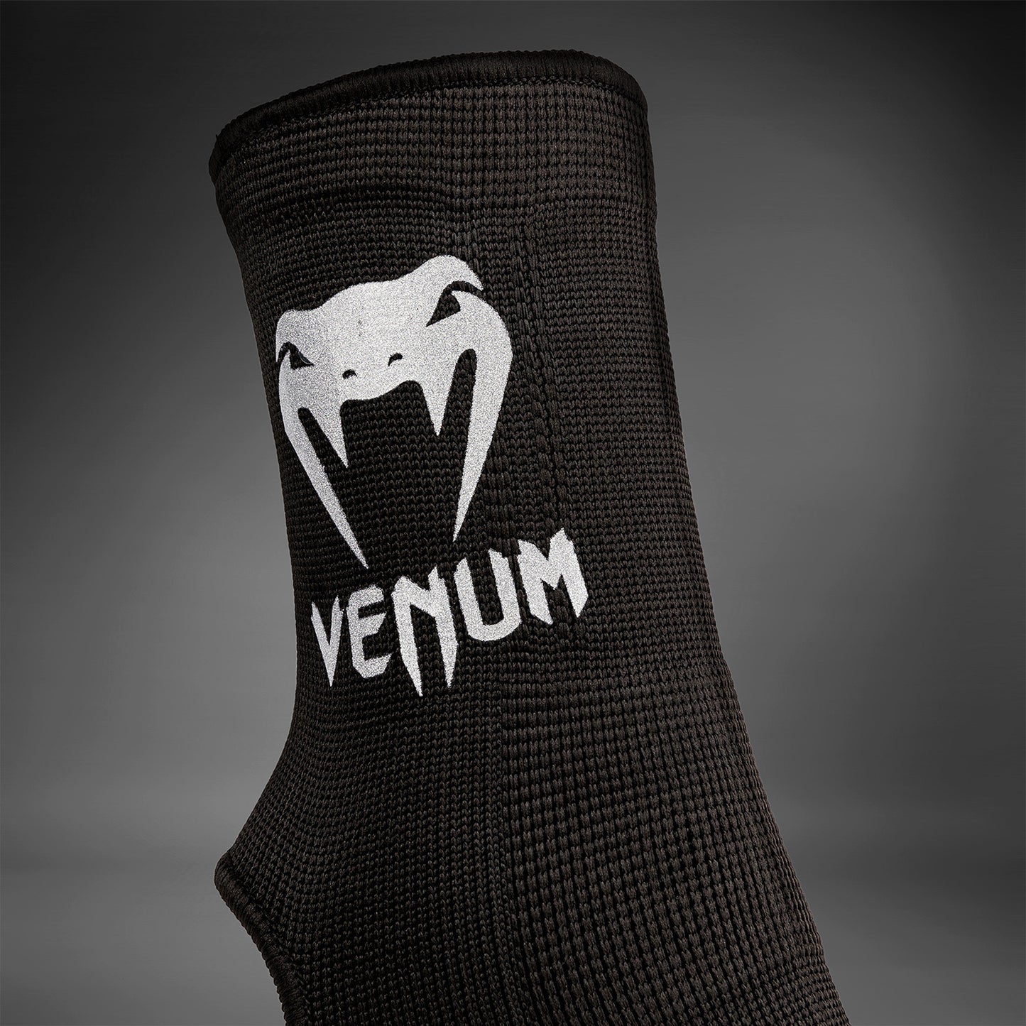 Venum Kontact Защитные щитки для голеностопа - черный/серебристый