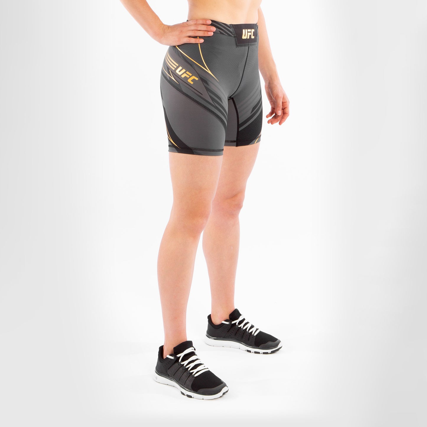 ЖЕНСКИЕ КОМПРЕССИОННЫЕ ШОРТЫ UFC VENUM FIGHT NIGHT VALE TUDO - УДЛИНЕННЫЙ КРОЙ - Чемпион