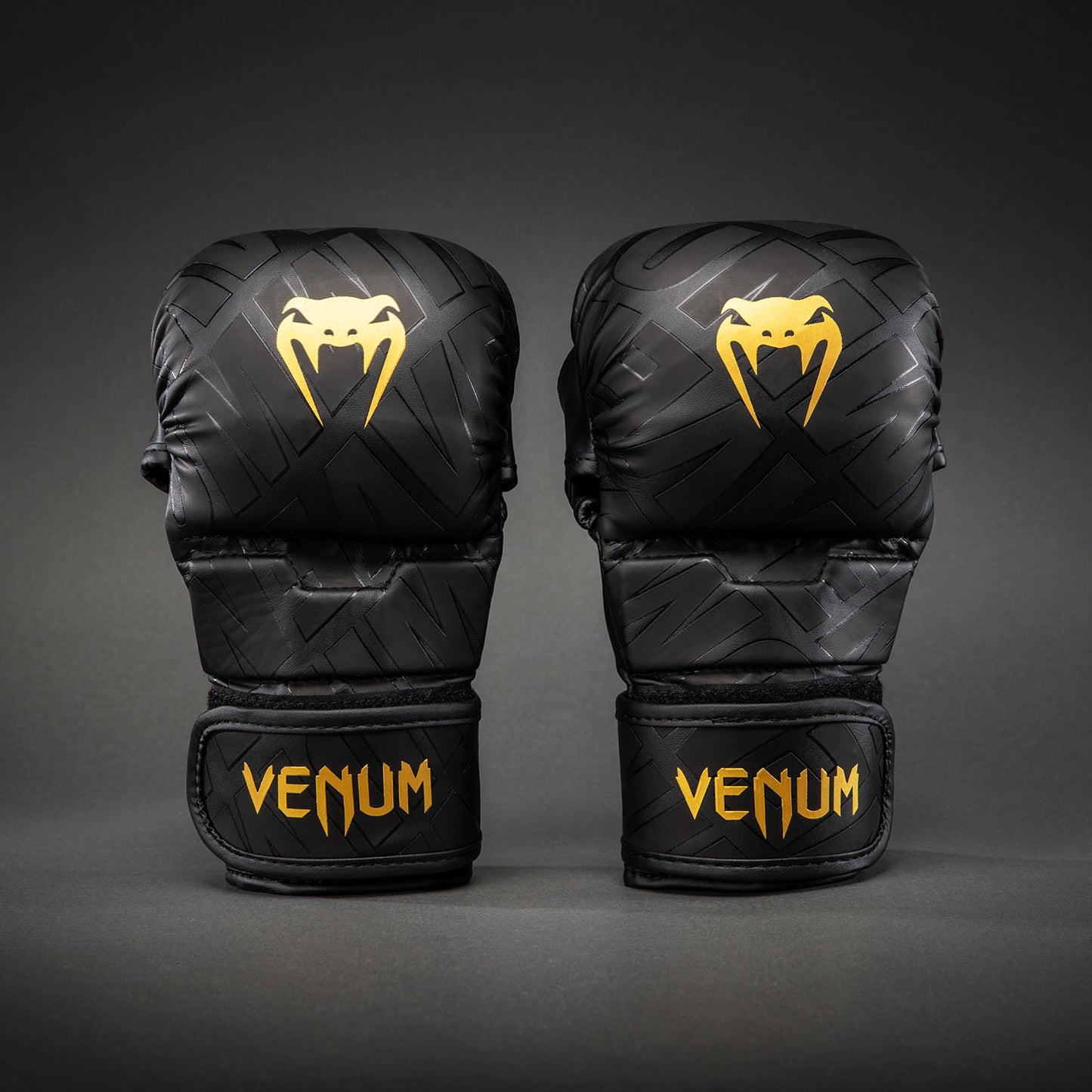 Перчатки для спарринга Venum Contender 1.5 XT 3D - Чёрный/Золотой
