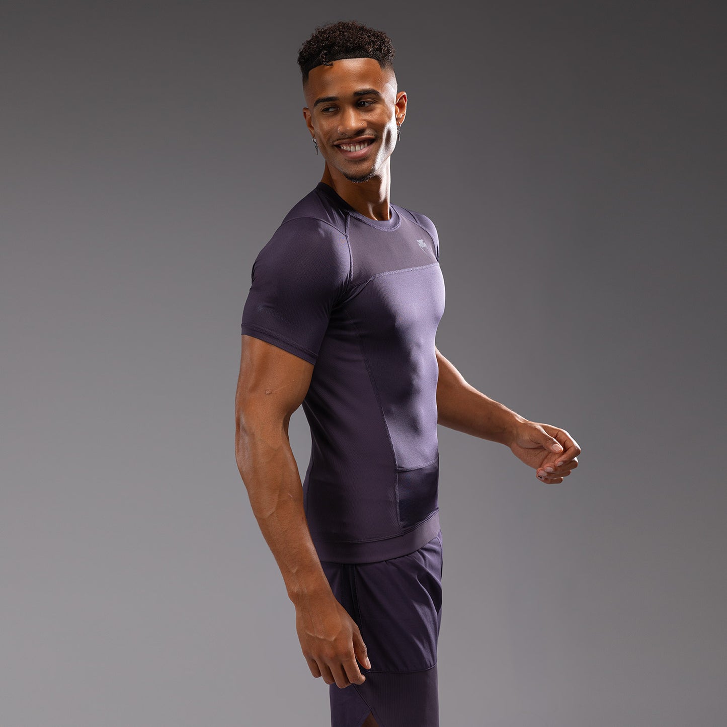 Короткий рукав Rashguard для мужчин Venum G-Fit Air - Глубокий фиолетовый