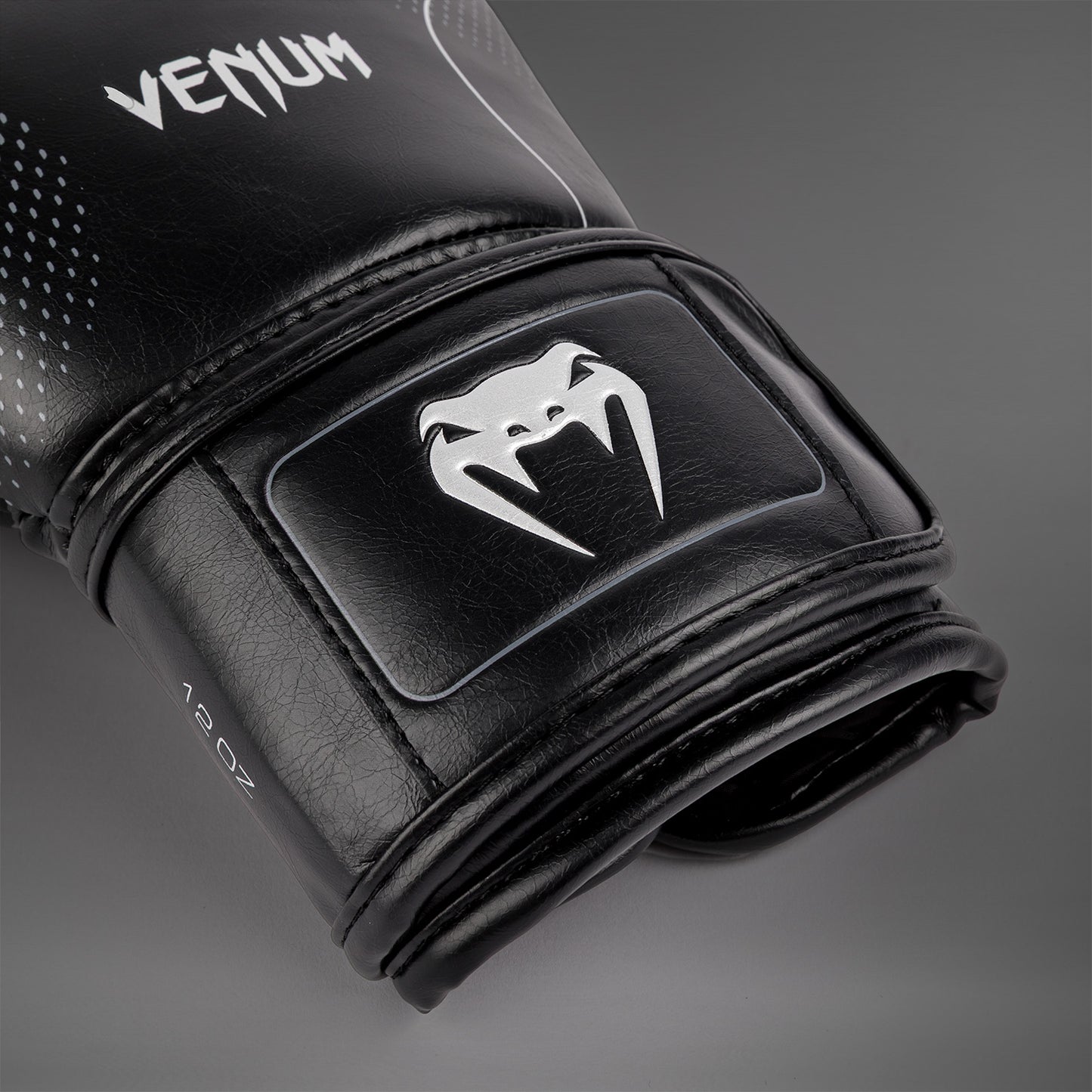 Боксерские перчатки Venum Nexus – Чёрный/Серебристый