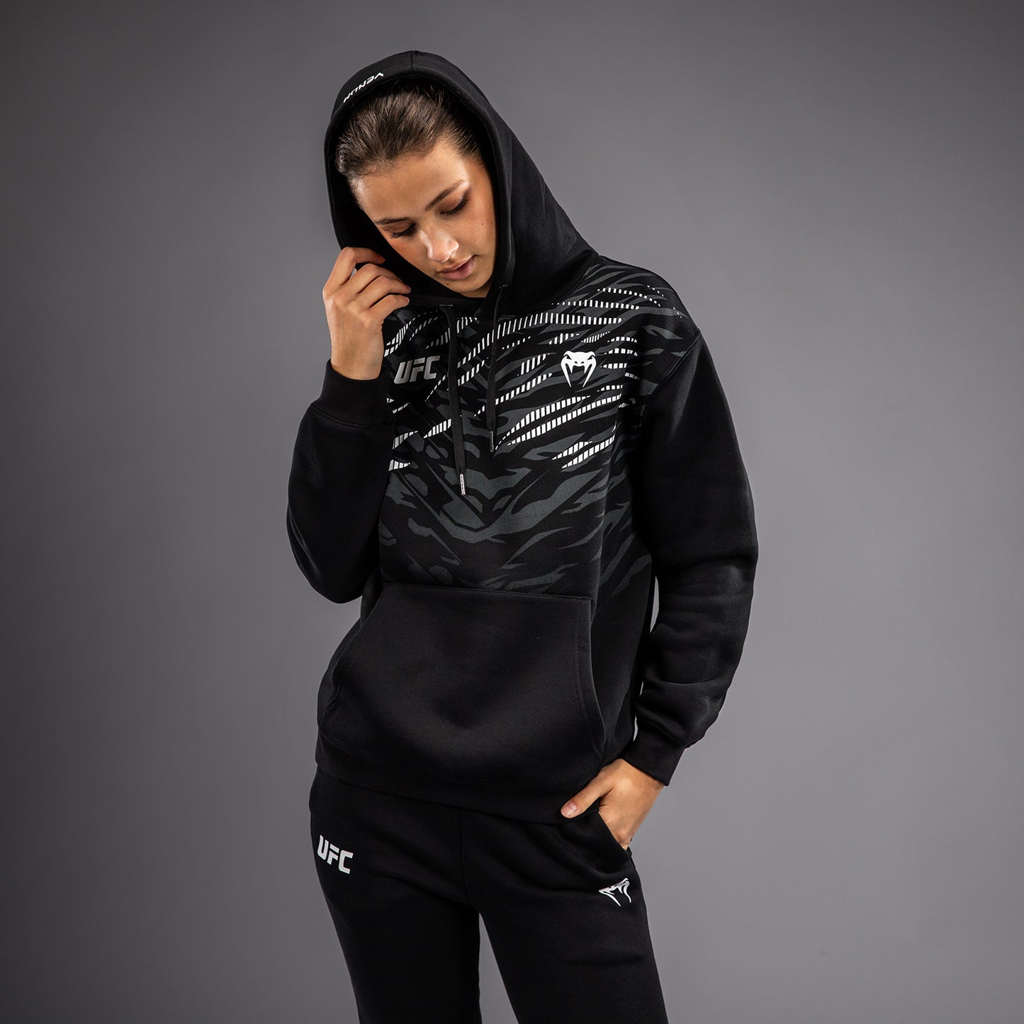 Толстовка UFC Fusion by Venum Replica с капюшоном для женщин - Black