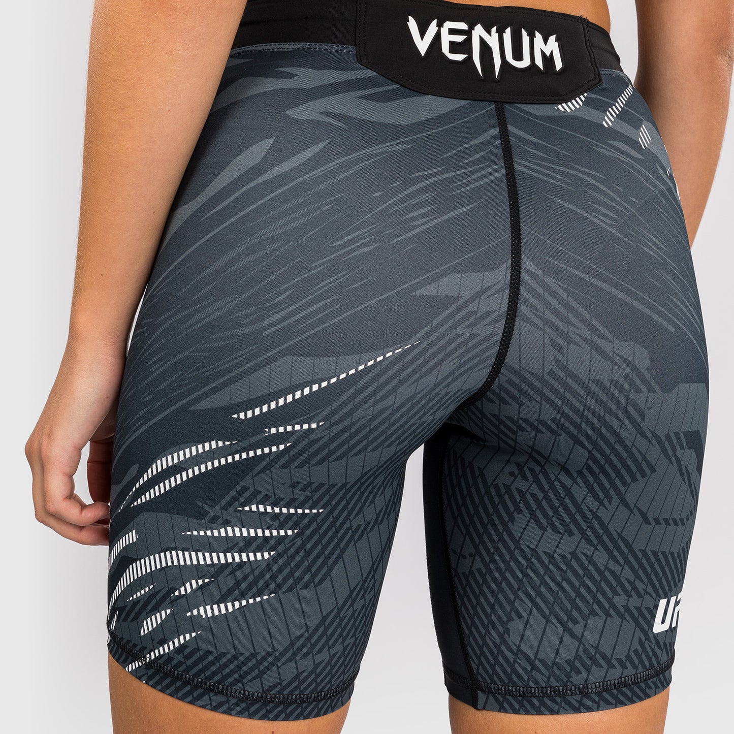 Шорты Vale Tudo UFC Fusion by Venum Authentic Fight Night для женщин - Длинный крой - Black