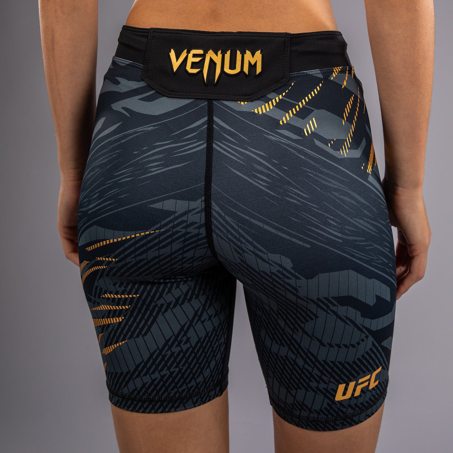 Шорты Vale Tudo UFC Fusion by Venum Authentic Fight Night для женщин - Длинный крой - Champion