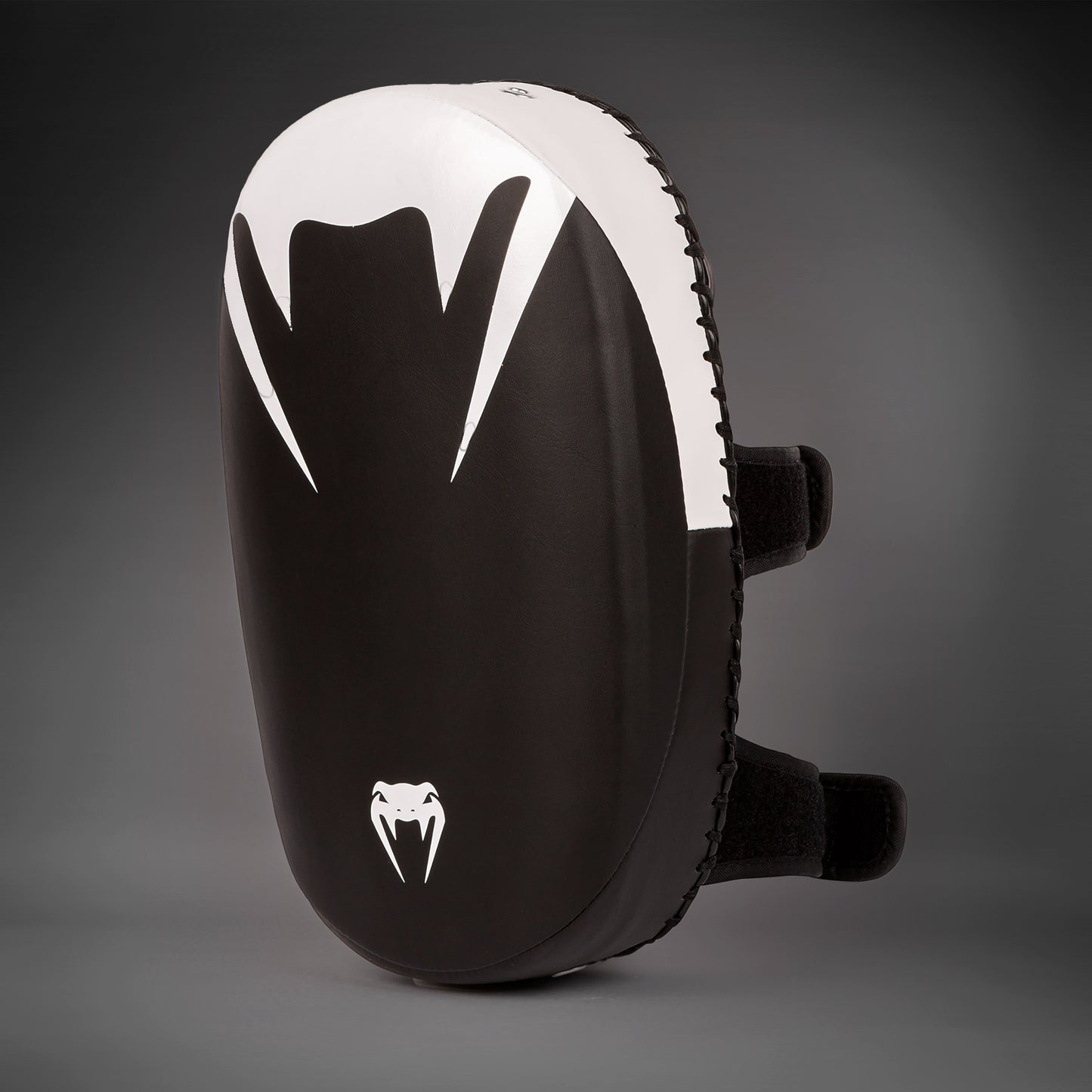 Паолки Venum Kickboxing 2.0 Micro Fibre Paos - черный/белый