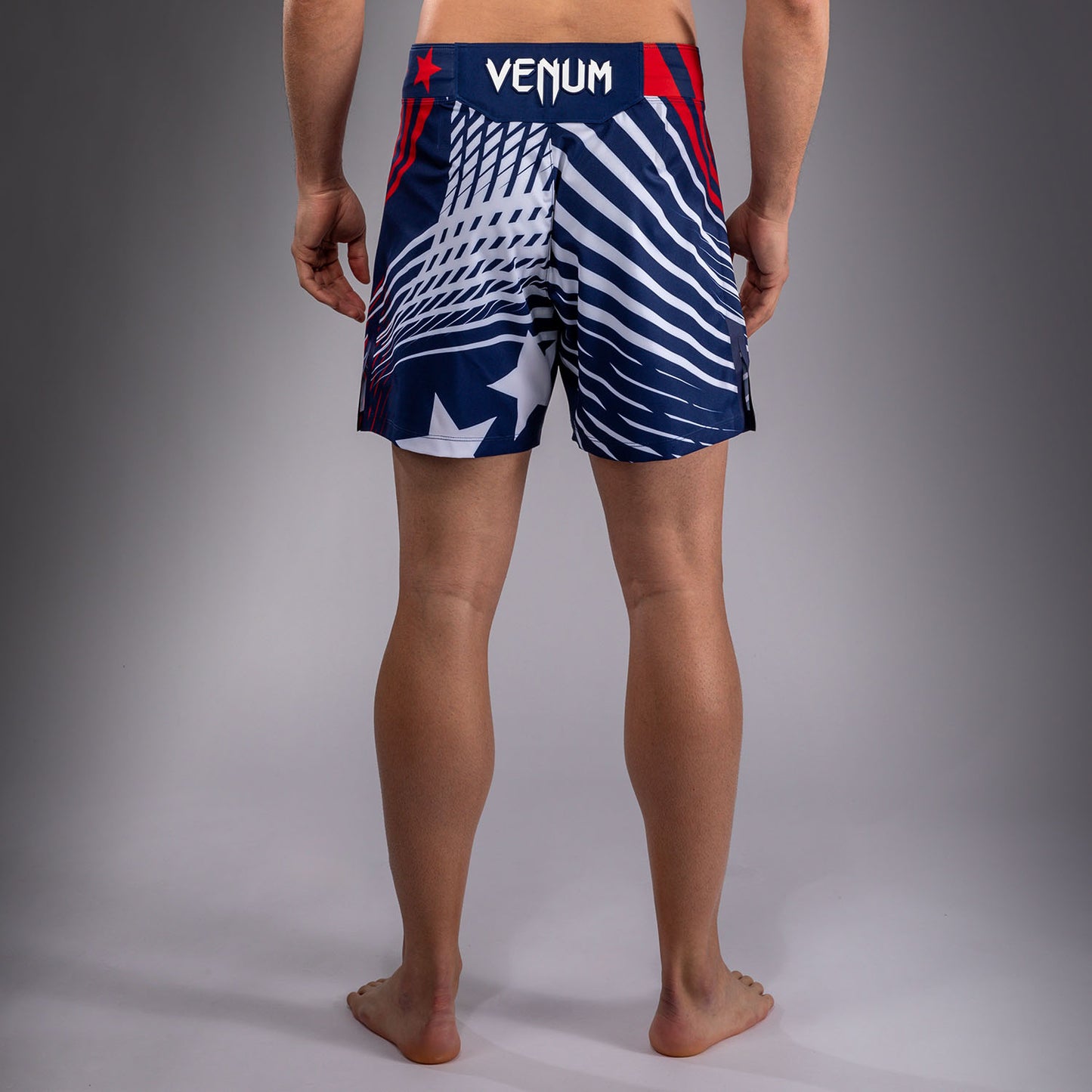 Official UFC Freedom 250 by Venum Authentic Fight Night Бойцовские шорты короткого кроя для мужчин - Синий