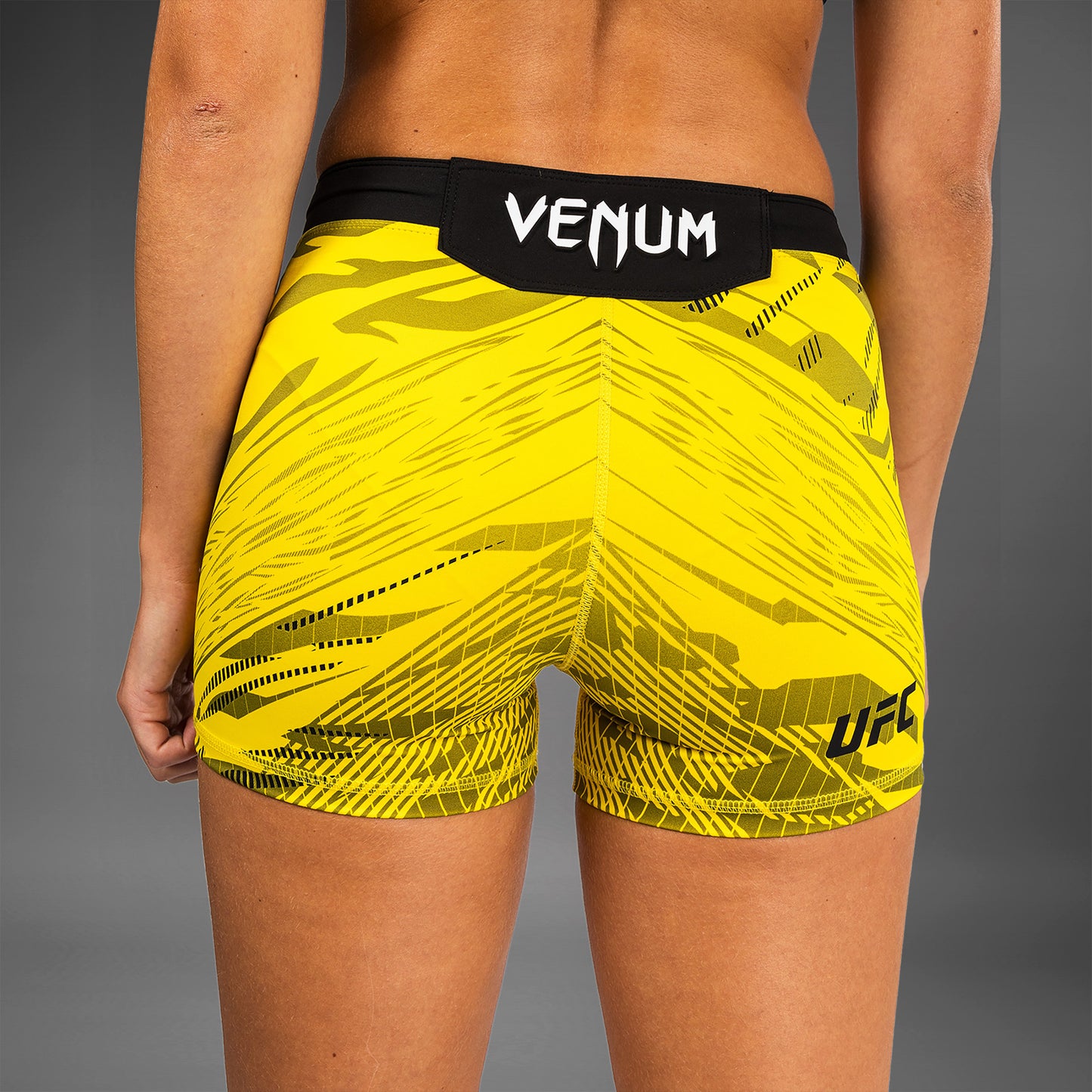 Шорты Vale Tudo UFC Fusion by Venum Authentic Fight Night для женщин - Короткий крой - Yellow