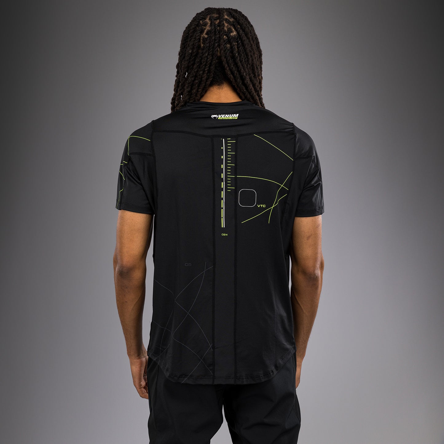 Venum Training Camp 4.0 Мужская футболка Dry-Tech T-Shirt - черный/неоновый зеленый