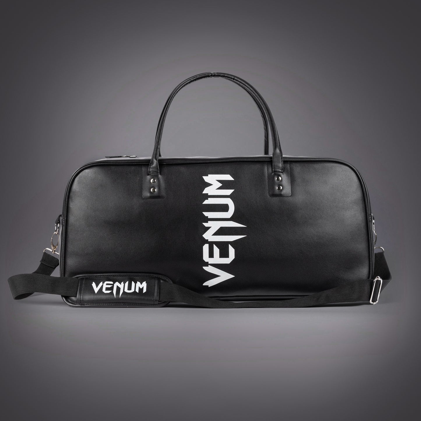 Спортивная сумка Venum – Чёрный/Белый