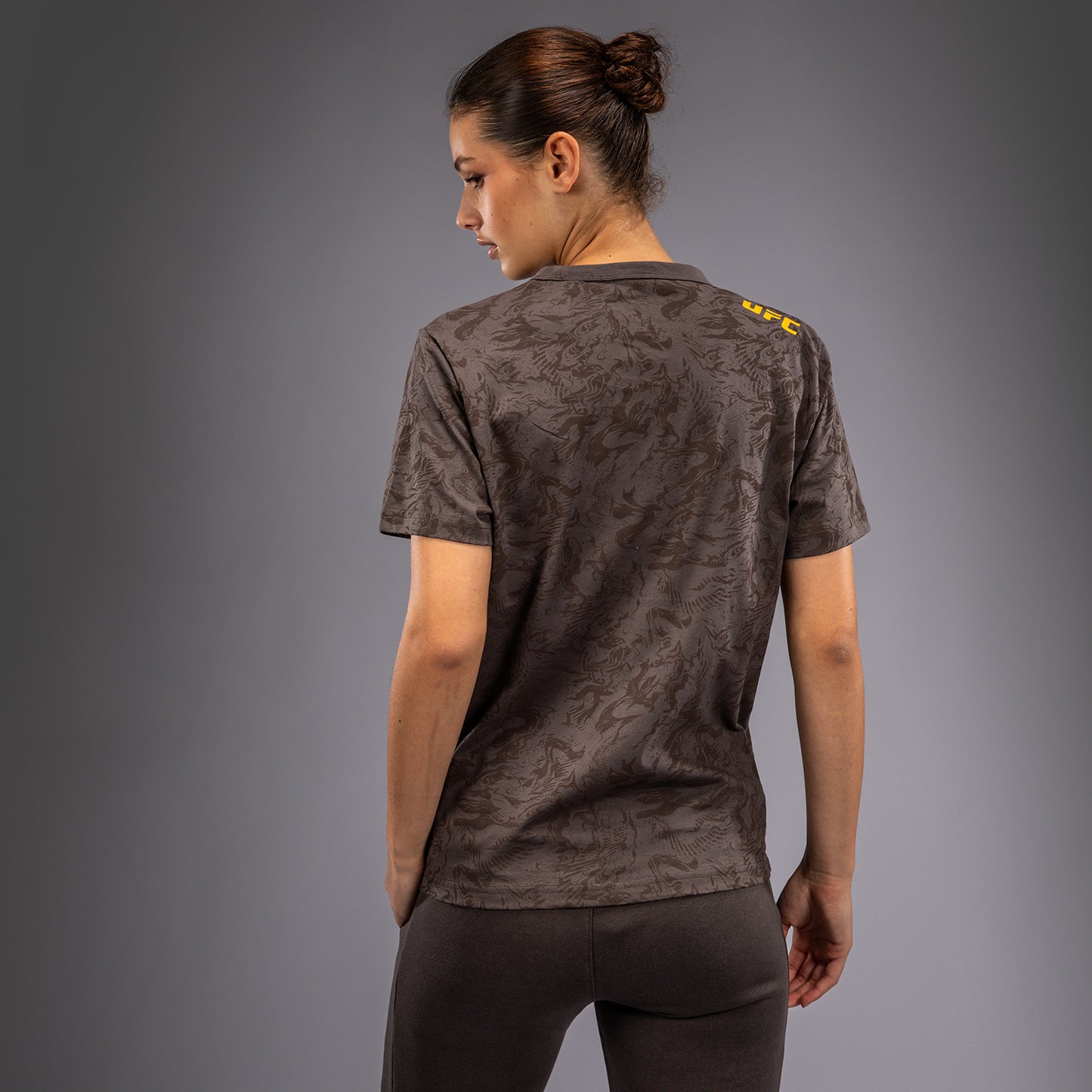 Футболка UFC Fusion by Venum Fight Week с коротким рукавом для женщин - Earthen Brown
