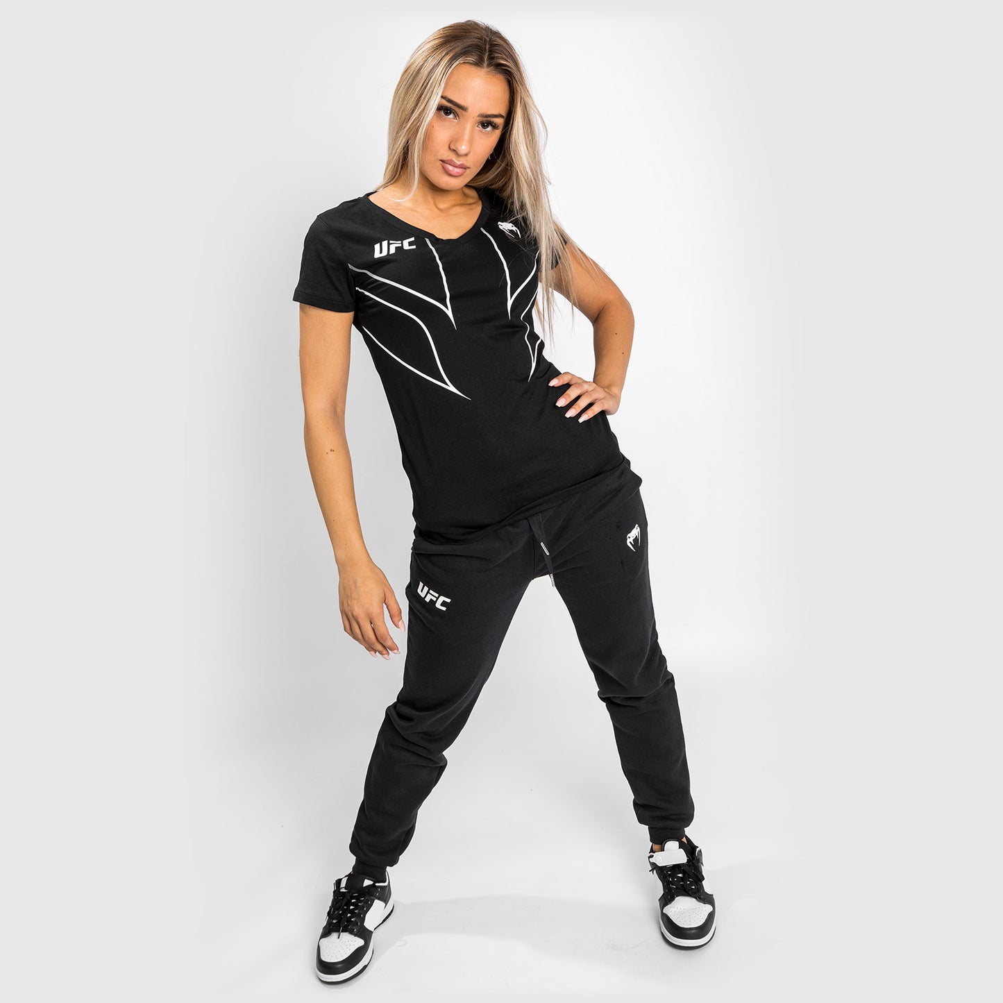 ЖЕНСКАЯ ФУТБОЛКА UFC VENUM FIGHT NIGHT 2.0 REPLICA - ЧЕРНАЯ