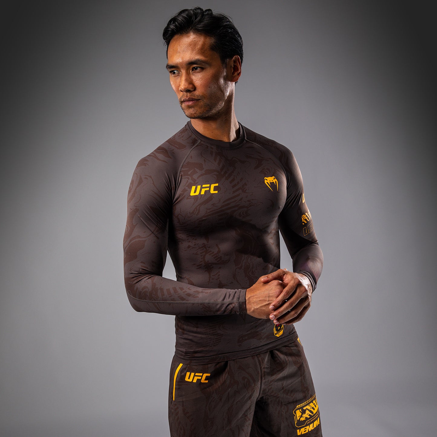 Рашгард UFC Fusion by Venum Fight Week с длинным рукавом для мужчин - Earthen Brown