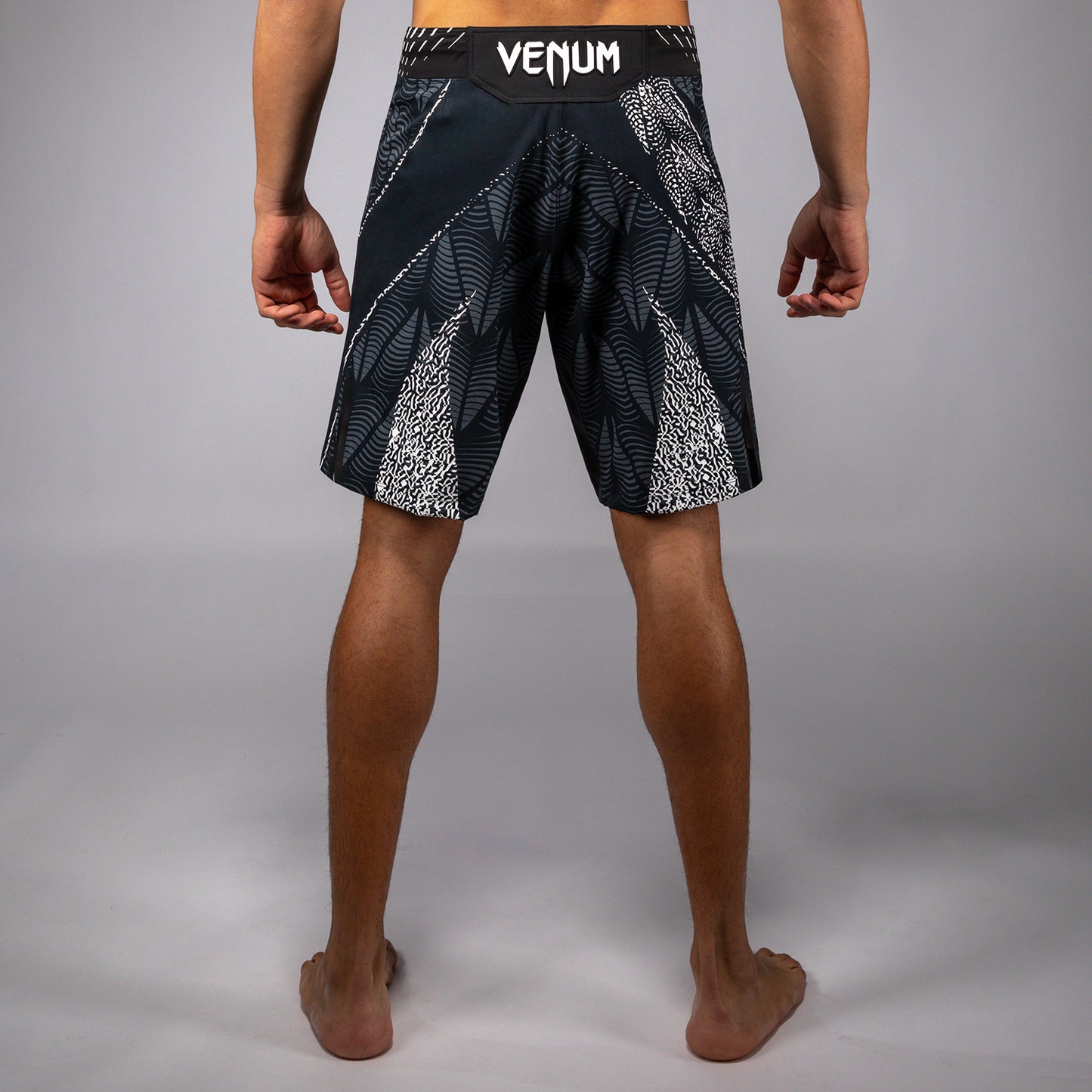 UFC Zenith by Venum Authentic Fight Night Удлинённые Шорты Fight Мужские - Чёрный