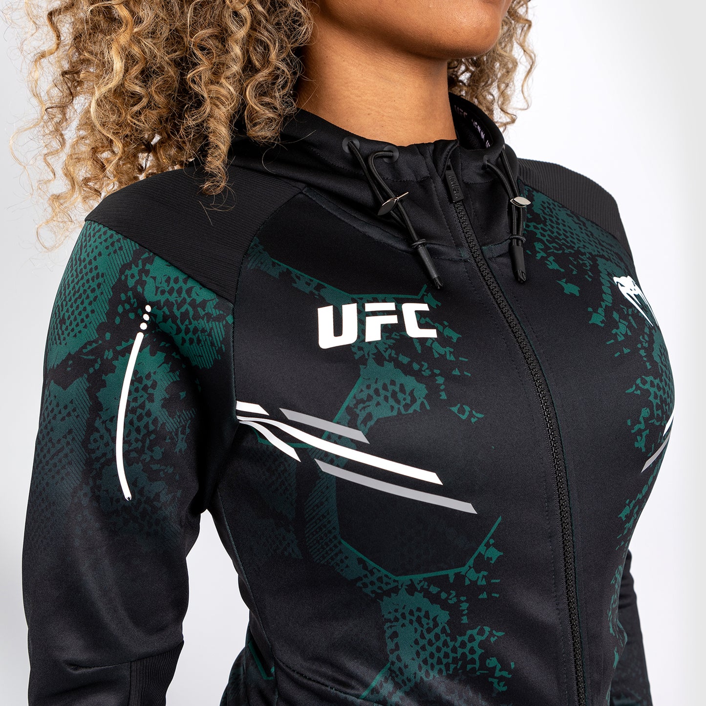 Женская толстовка UFC Adrenaline by Venum Authentic Fight Night - Зеленый/Черный- Emerald Edition