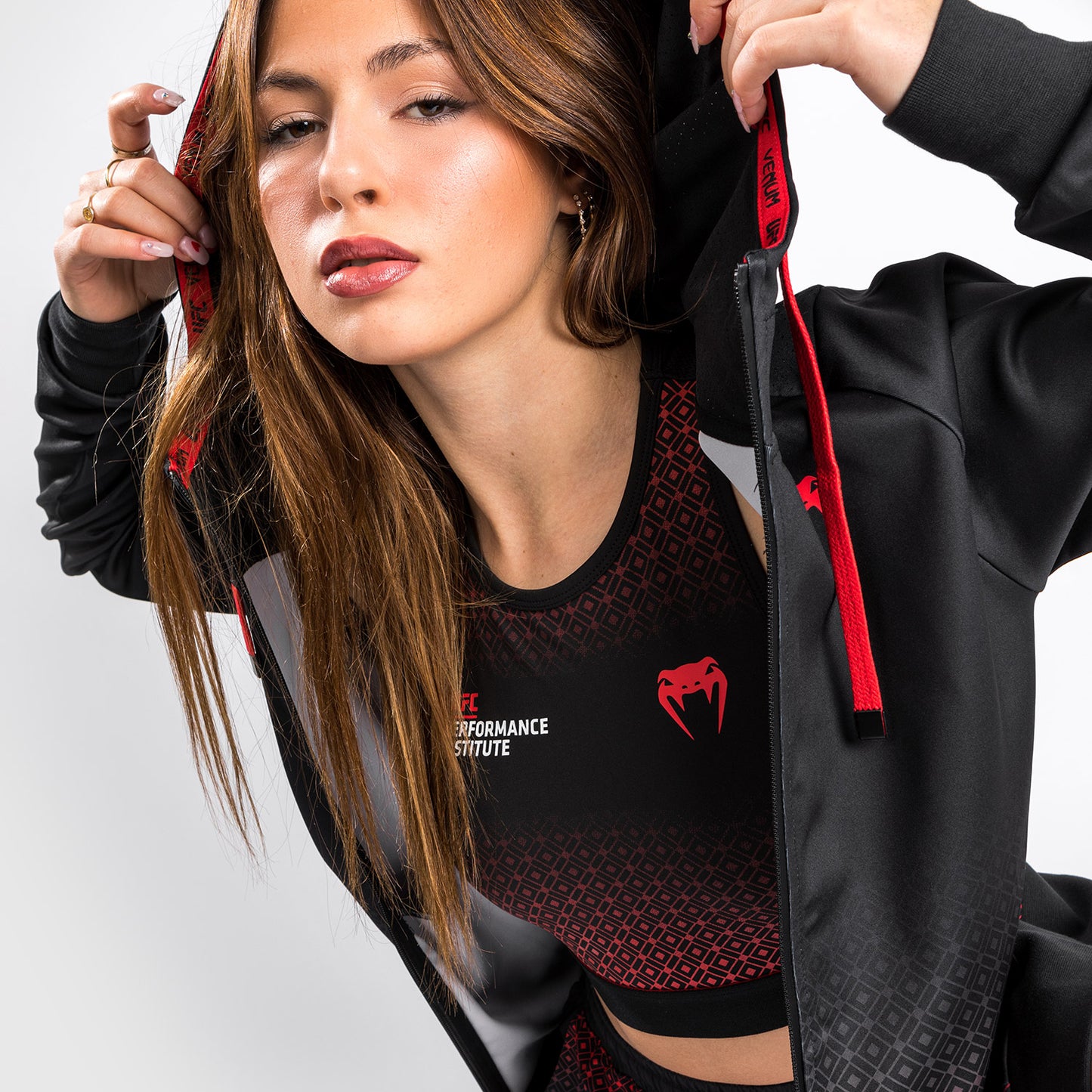 Толстовка с капюшоном Venum UFC Performance Institute - Для женщин - Черный/красный