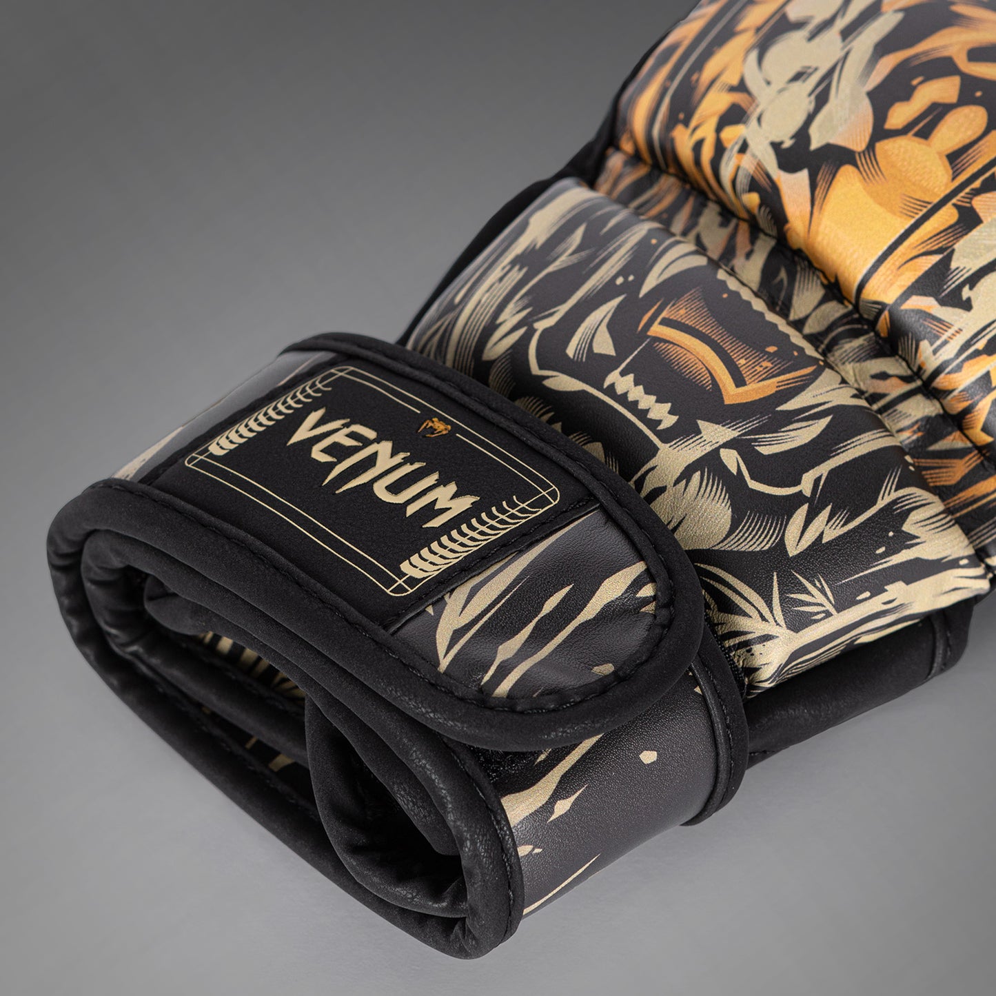 Перчатки MMA Venum Tiger - Черный / Неоновый оранжевый