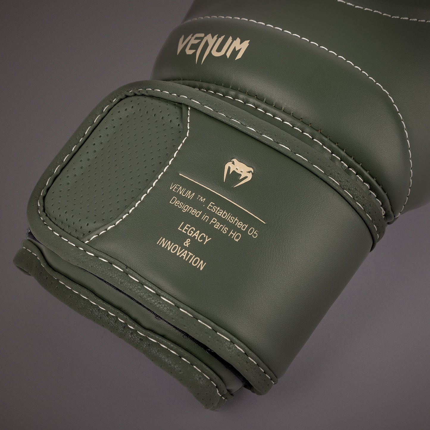 Venum Impact Evo Перчатки для бокса - Military Green