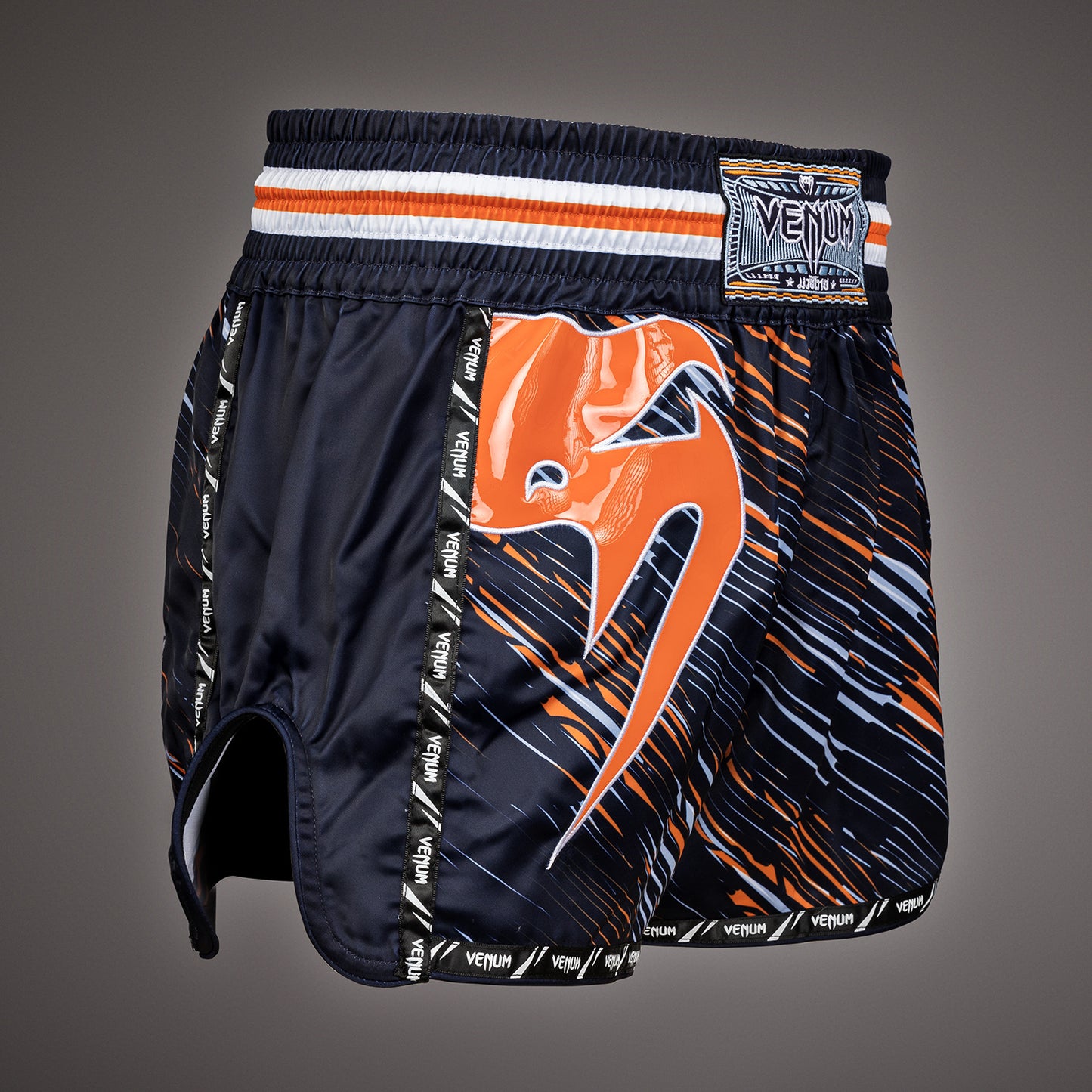 Шорты Venum Giant Muay Thai Shorts - оранжевый