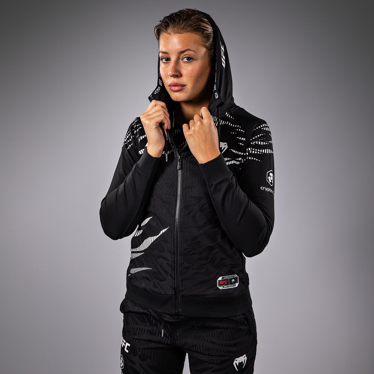 Толстовка UFC Fusion by Venum Authentic Fight Night с капюшоном для женщин - Black