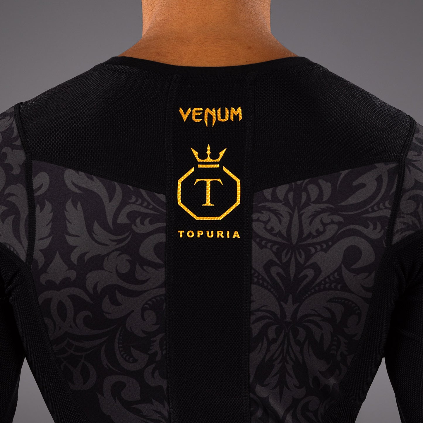 Venum x Topuria Unmatched Edition Рашгард с длинным рукавом - Черный/Золотой
