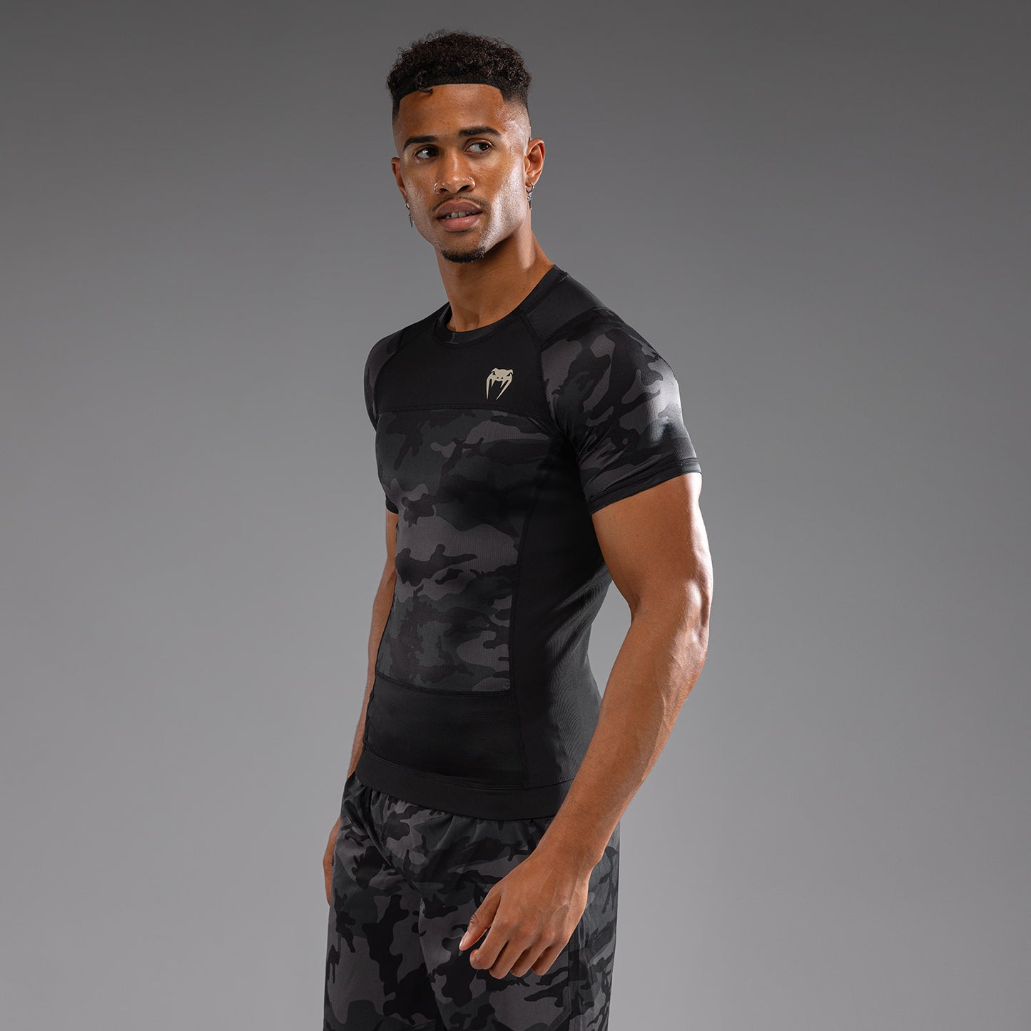 Короткий рукав Rashguard для мужчин Venum G-Fit Air - Урбанистический камуфляж